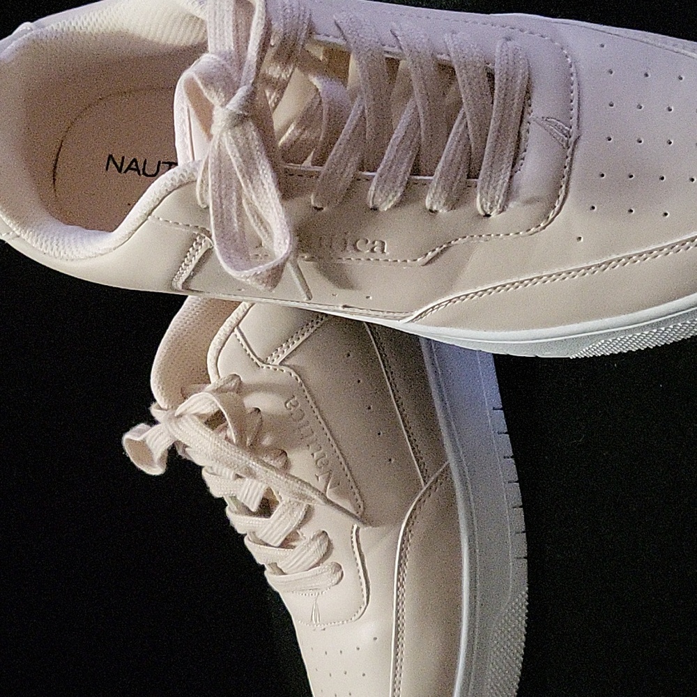 Shoes - Picture 11 of 12